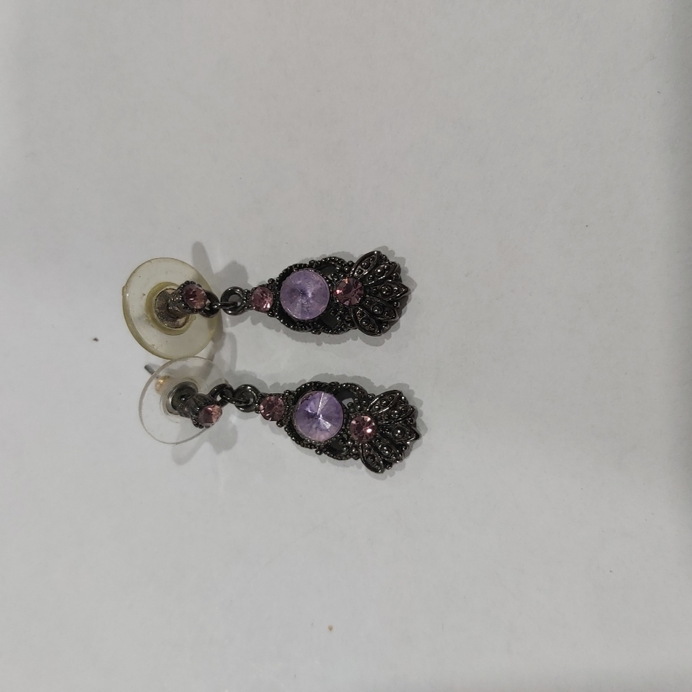 Drop earings.
